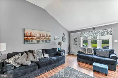 516 Edgewood Avenue, Folsom, PA 19033 - Photo 3