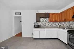 2032 Edgmont Ave, Chester, PA 19013 - Photo 5