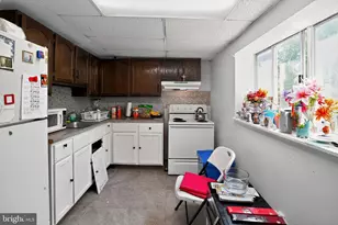 2032 Edgmont Ave, Chester, PA 19013 - Photo 21