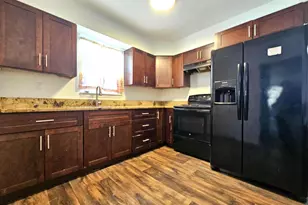 531 Pershing Ave, Darby, PA 19023 - Photo 5