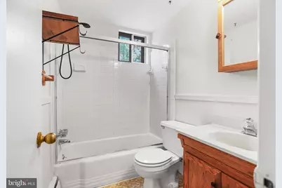 100 E Glenolden Avenue #B-6, Glenolden, PA 19036 - Photo 9