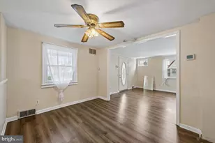 806 W Penn Pines Blvd, Aldan, PA 19018 - Photo 9