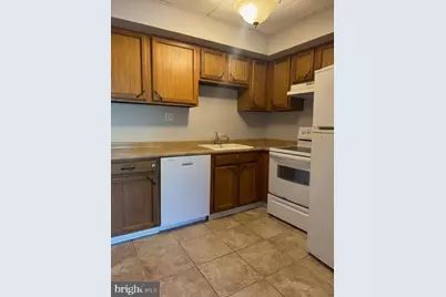 3421 W Chester Pike #A24-1BR, Newtown Square, PA 19073 - Photo 9