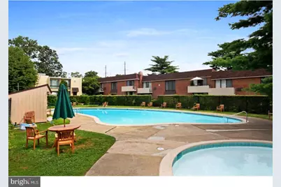 100 E Glenolden Avenue #R-18, Glenolden, PA 19036 - Photo 17