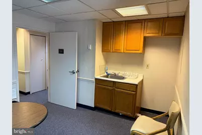 1254 W Chester Pike #206B, Havertown, PA 19083 - Photo 5