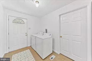 929 Crystle Rd, Aston, PA 19014 - Photo 13