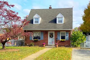 880 Quaint St, Secane, PA 19018 - Photo 1