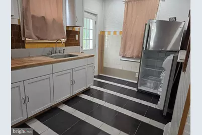 1105 W 8th Street, Chester, PA 19013 - Photo 9