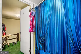 114 E Parkway Ave, Chester, PA 19013 - Photo 21