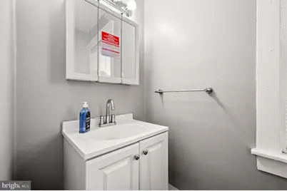 114 E Parkway Avenue, Chester, PA 19013 - Photo 9