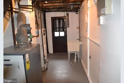 7042 Clinton Road, Upper Darby, PA 19082 - Photo 9