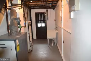 7042 Clinton Rd, Upper Darby, PA 19082 - Photo 9