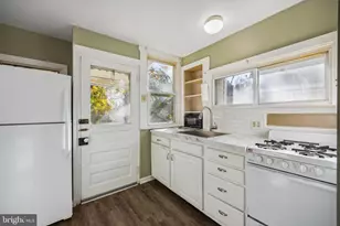 11 S Cedar Ln, Upper Darby, PA 19082 - Photo 15