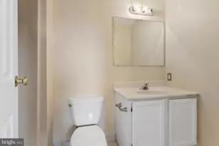 414 Dogwood Cir, Upper Chichester, PA 19014 - Photo 15