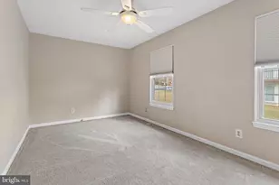 414 Dogwood Cir, Upper Chichester, PA 19014 - Photo 17