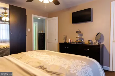 1024 Oakwood Drive, Glenolden, PA 19036 - Photo 11