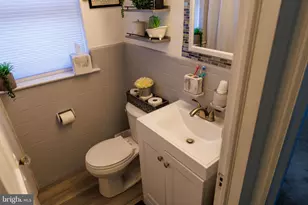 1024 Oakwood Dr, Glenolden, PA 19036 - Photo 17