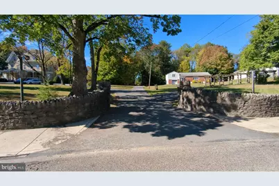 900 Main, Brookhaven, PA 19015 - Photo 9