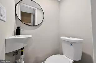 1556 Summit St, Marcus Hook, PA 19061 - Photo 9