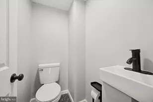 7046 Radbourne Rd, Upper Darby, PA 19082 - Photo 7