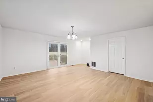 86 Louis James Ct, Upper Chichester, PA 19014 - Photo 3