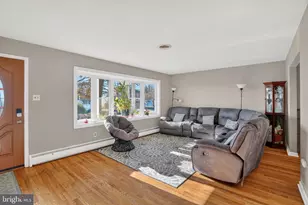 2360 Clearview Ln, Aston, PA 19014 - Photo 5