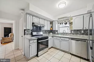 42 Colonial Dr, Havertown, PA 19083 - Photo 9