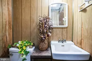 228 Long Ln, Upper Darby, PA 19082 - Photo 17