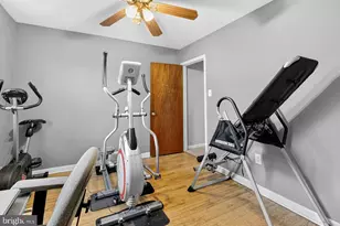 111 E Oak Ln, Glenolden, PA 19036 - Photo 21