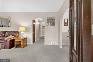 111 E Oak Ln, Glenolden, PA 19036 - Photo 7