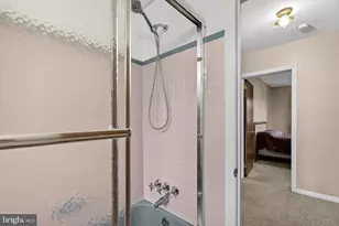 111 E Oak Ln, Glenolden, PA 19036 - Photo 29