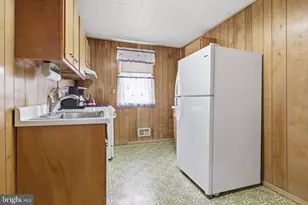 933 Bedford Ave, Collingdale, PA 19023 - Photo 5