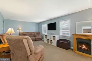 26 Green Ln, Aston, PA 19014 - Photo 7