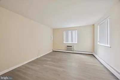 100 E Glenolden Avenue #D-14, Glenolden, PA 19036 - Photo 9