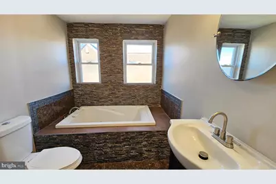 825 Laurel Road, Lansdowne, PA 19050 - Photo 23