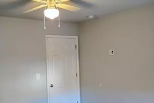 1224 Clover Ln, Chester, PA 19013 - Photo 9