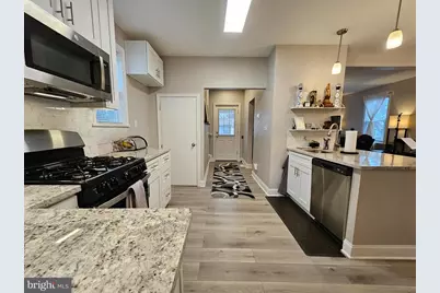 404 W Wayne Avenue, Wayne, PA 19087 - Photo 3