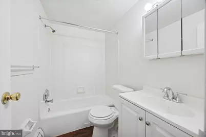 100 E Glenolden Avenue #D-17, Glenolden, PA 19036 - Photo 9