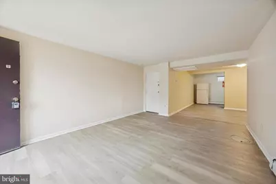 100 E Glenolden Avenue #D-17, Glenolden, PA 19036 - Photo 3