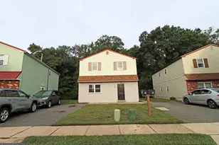 511 Corinthian Ave, Essington, PA 19029 - Photo 1