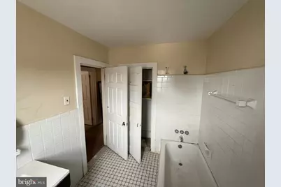 23 E Mowry Street, Chester, PA 19013 - Photo 7