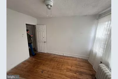 23 E Mowry Street, Chester, PA 19013 - Photo 11