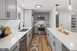 921 Flora Ln, Boothwyn, PA 19061 - Photo 7