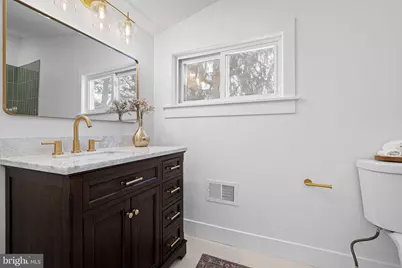 921 Flora Lane, Boothwyn, PA 19061 - Photo 13