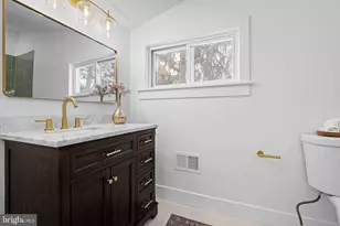 921 Flora Ln, Boothwyn, PA 19061 - Photo 13