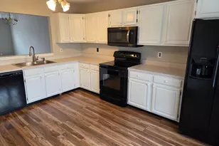 565 Applewood Ct, Aston, PA 19014 - Photo 9