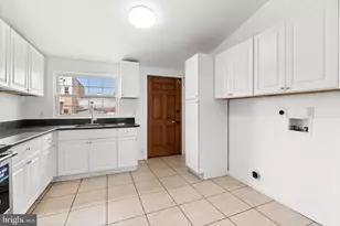 1359 Green St, Marcus Hook, PA 19061 - Photo 5