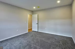 338 Sycamore Ave, Folsom, PA 19033 - Photo 23