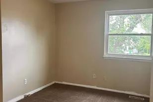 1021 E Williams Cir, Chester, PA 19013 - Photo 7