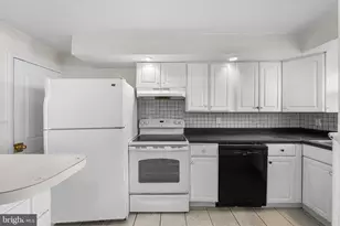 7139 Greenwood Ave, Upper Darby, PA 19082 - Photo 11